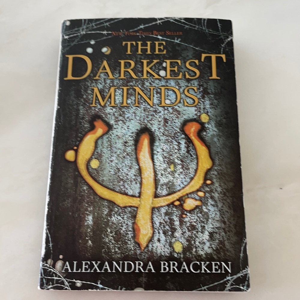 Alexandra Bracken Novel:”The Darkest Minds”